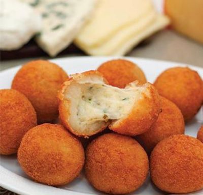 Bolinho de Quatro Queijos