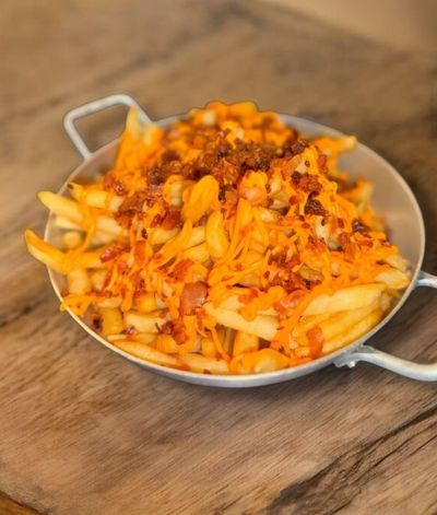 Batata Frita c/ Cheddar e Bacon